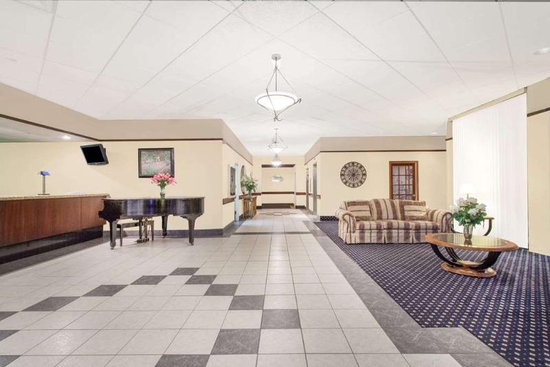 Best Western Plus Clarks Summit Scranton Hotel Екстериор снимка